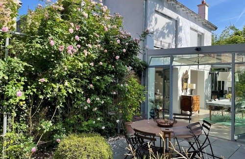 Les Viselets Apartment | GuestReady - charming haven with a private garden