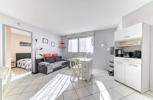Yves Farge - Le Fleuve Apartment | GuestReady - Comfort and charm in Lyon’s heart
