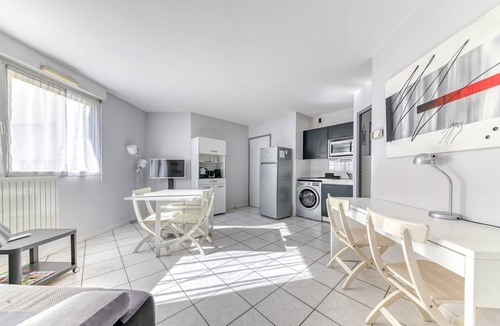 Yves Farge - Le Fleuve Apartment | GuestReady - Comfort and charm in Lyon’s heart