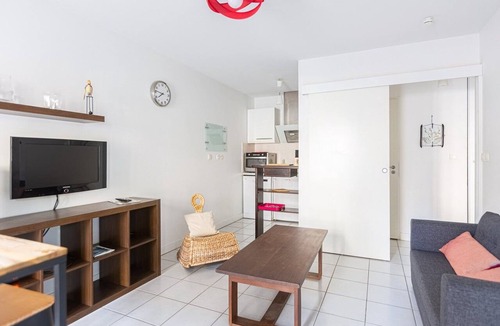 Chartrons Apartment | GuestReady - Cours du Médoc's flat