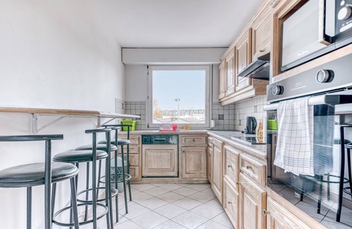 Yves Farge - Le Fleuve Apartment | GuestReady - Tranquil Escape in the City