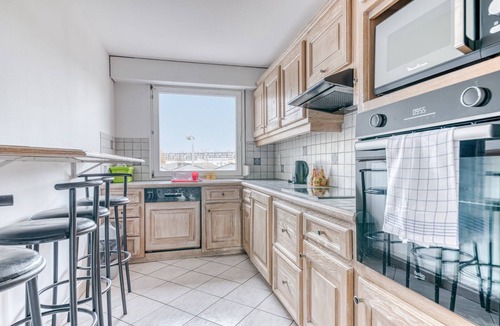 Yves Farge - Le Fleuve Apartment | GuestReady - Tranquil Escape in the City