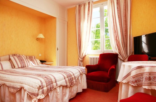 Bagneres-de-Luchon Hotel | Hôtel d'Etigny