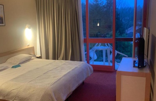 Lacapelle-Viescamp Hotel | Hôtel du Lac