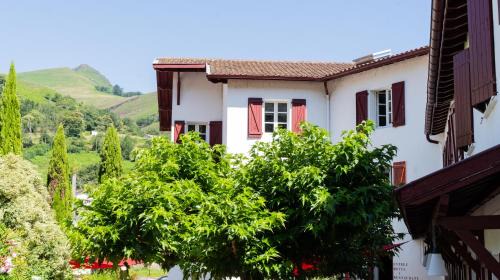 Saint-Etienne-de-Baigorry Hotel | Hôtel Juantorena