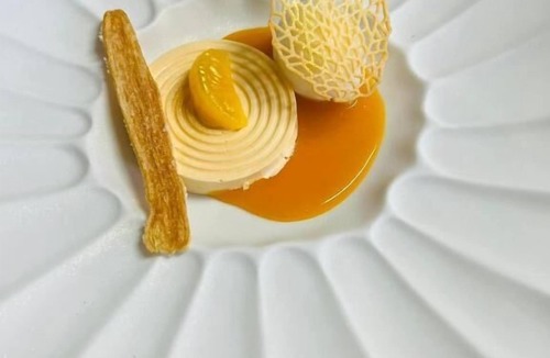Roannes-Saint-Mary Hotel | Hôtel Le Castanea
