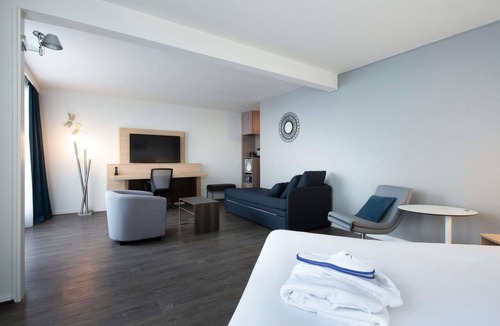 Saint-Pierre-du-Perray Hotel | Hôtel Novotel Senart Golf de Greenparc