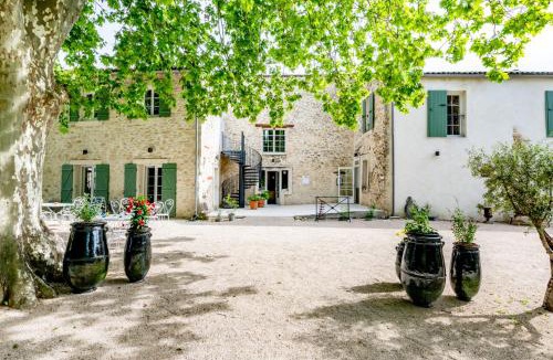 Malaucene Hotel | Hôtel & SPA Ventoux Provence "Domaine des Tilleuls"