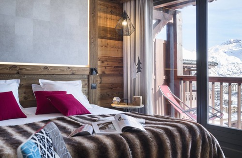 Les Almes Hotel | Hôtel Village Montana by Les Etincelles