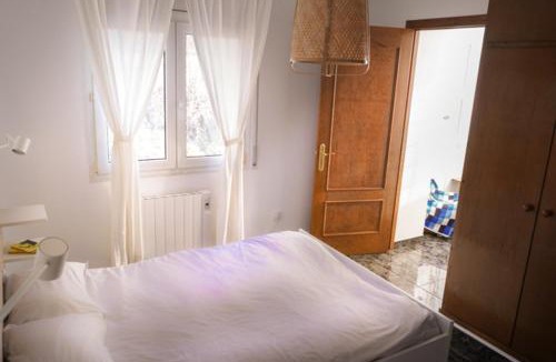 Torrelles de Foix House | Habitación doble con Balcón - Casa rural compartida - Coliving