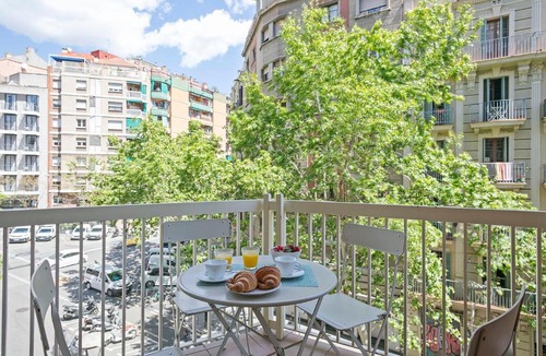 La Sagrada Familia Apartment | Habitat Apartments Pau