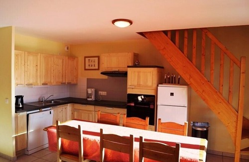 Saint-Jean-d'Arves Apartment | Half-chalet with 10 beds, clear view