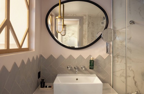 Les Halles Hotel | Handsome Hotel