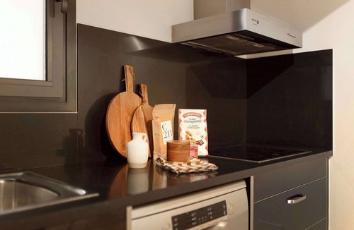 Sant Gervasi Apartment | HAUS/LLAR/HOME - Two Bedroom Apartment with Balcony