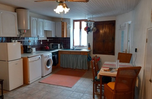 Cieux Cottage | Heaven's Cottage In the heart of the Monts de Blond, next to a fishing lake.