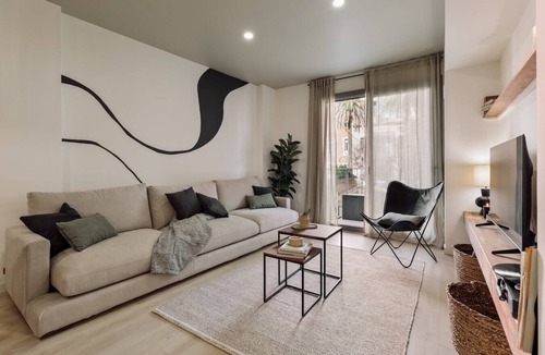 Gracia Apartment | Hebron - 2 bedrooms and office in Gràcia