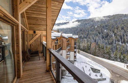 Courchevel Apartment | High-end apartment in Courchevel 1650 with garage, balcony, and WiFi