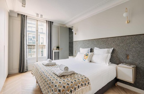 Les Halles Apartment | HIGHSTAY - Luxury Serviced Apartments - Rue de Rivoli