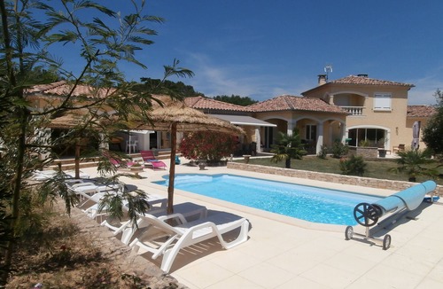 Saint-Etienne-de-Fontbellon Villa | HOLIDAY 5 * Villa les Lauriers Roses with private pool and SPA