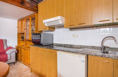 Les Igesies Apartment | Holiday Apartment "Casa Batlle Boix" with Mountain View & Wi-Fi