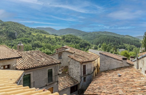Les Igesies Apartment | Holiday Apartment "Casa Batlle Boix" with Mountain View & Wi-Fi
