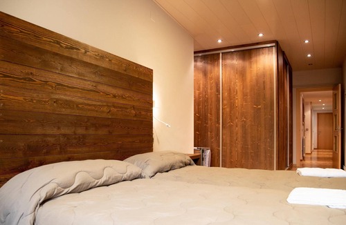 Sort Apartment | Holiday Apartment 'Exclusivo Apartamento' en Sort with Balcony & Mountain View
