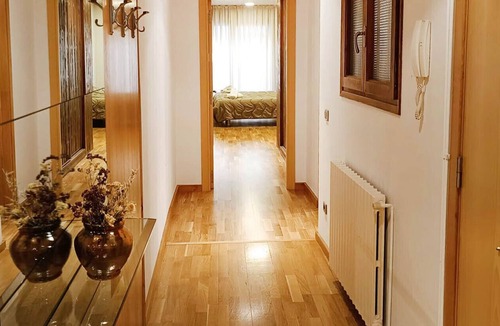 Sort Apartment | Holiday Apartment 'Exclusivo Apartamento' en Sort with Balcony & Mountain View