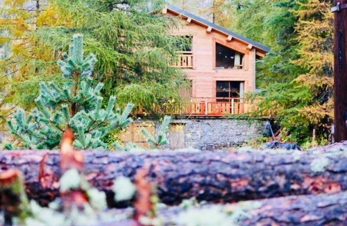 Belvedere Apartment | Holiday Apartment "Gte T3 Le Balarino - Mercantour1" with Mountain View, Shared Garden & Wi-Fi