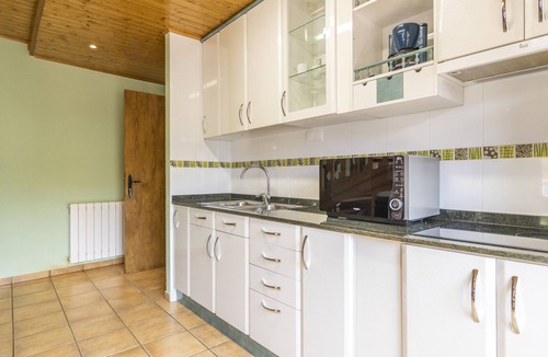 Les Iglesies Apartment | Holiday Apartment "Mossen Batista Til Ler" with Mountain View, Private Terrace & Wi-Fi