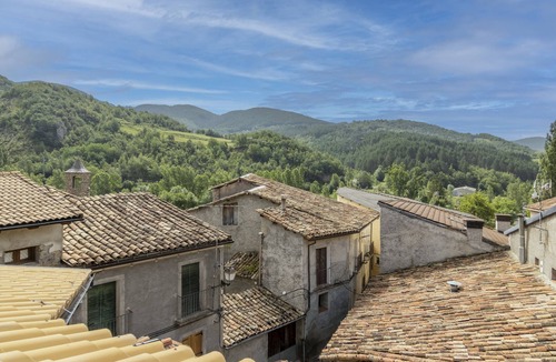 Les Iglesies Apartment | Holiday Apartment "Mossen Batista Til Ler" with Mountain View, Private Terrace & Wi-Fi