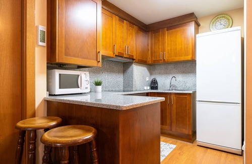 La Molina Apartment | Holiday Apartment “Pie de pistas Font Canaleta La Molina” next to Ski Slopes with Terrace & WiFi