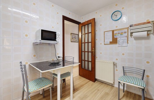 Cornudella de Montsant House | Holiday Home 'Ca La Cris' with Balcony and Wi-Fi
