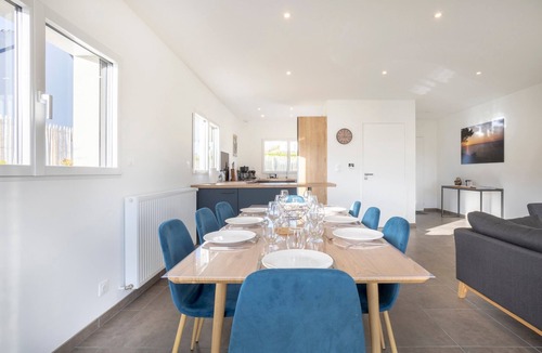 Plogastel-Saint-Germain House | Holiday Home 'An Heol Breizh' with Wi-Fi