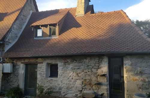 Saint-Mamet-la-Salvetat House | Holiday Home 'La Maisonnette De Raphaël' with Private Garden and Wi-Fi