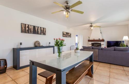 Saint-Martin-de-Seignanx House | Holiday Home Océane by Interhome