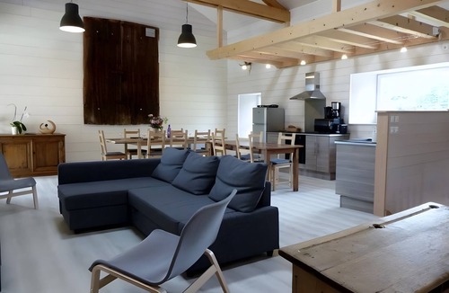 Saint-Privat-d'Allier House | Holiday Home “Gîte De La Ribeyre” with Mountain View, Shared Terrace & Wi-Fi