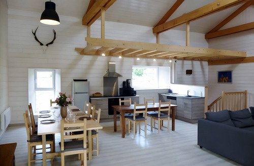 Saint-Privat-d'Allier House | Holiday Home “Gîte De La Ribeyre” with Mountain View, Shared Terrace & Wi-Fi