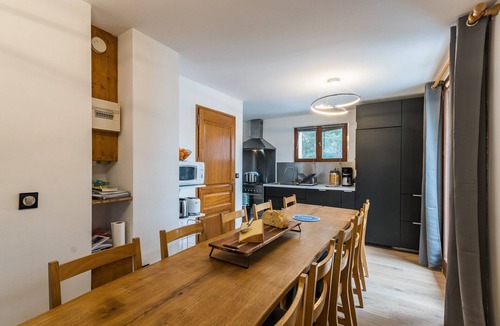 Plagne 1800 House | Holiday Home 'Chalet Antonin La Plagne 1800' with Mountain View, Private Garden and Wi-Fi