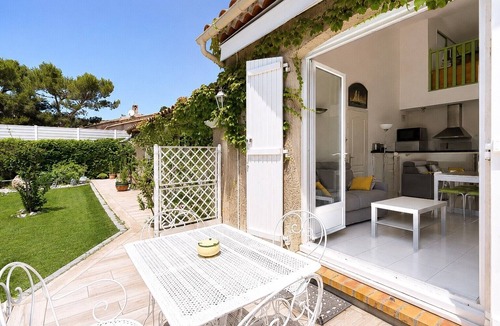 Septemes-les-Vallons House | Holiday Home "Location Saisonnière T2 Duplex" with Private Pool, Wi-Fi & Air Conditioning