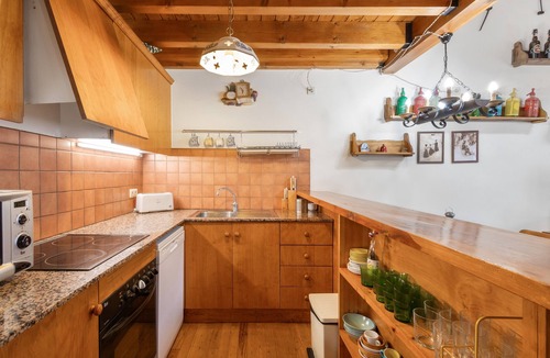Bellver de Cerdanya House | Holiday Home 'Casa Pepe Baltarga' with Mountain View, Private Terrace and Wi-Fi