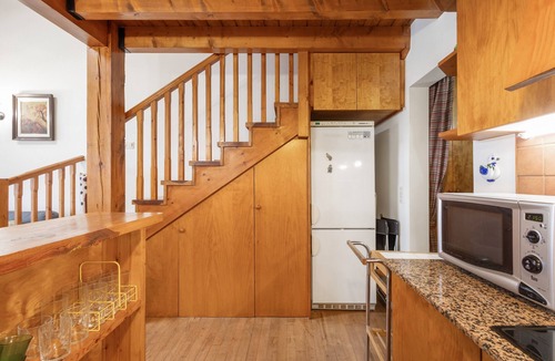 Bellver de Cerdanya House | Holiday Home 'Casa Pepe Baltarga' with Mountain View, Private Terrace and Wi-Fi