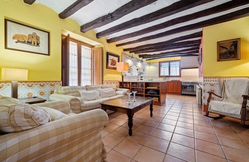 Bonastre House | Holiday Home 'Bonastre' with Mountain View, Private Pool and Wi-Fi
