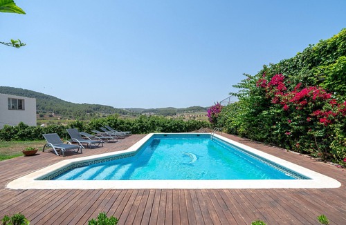 Bonastre House | Holiday Home 'Bonastre' with Mountain View, Private Pool and Wi-Fi
