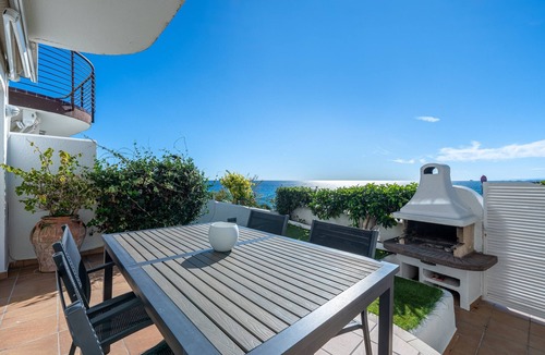 Altafulla House | Holiday Home 'Ca La Montse' with Sea View, Private Terrace and Wi-Fi