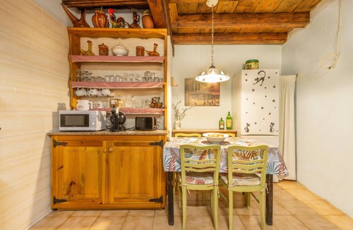 Ansovell House | Holiday Home "Cal Barral" with Mountain View, Balcony & Wi-Fi
