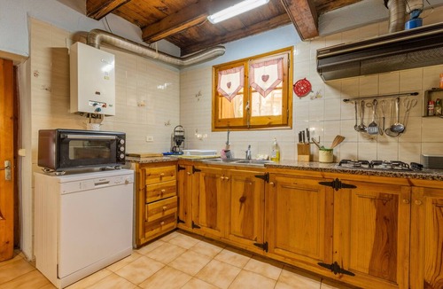 Ansovell House | Holiday Home "Cal Barral" with Mountain View, Balcony & Wi-Fi