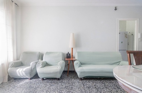 Torregrossa House | Holiday Home 'Cal Marcos' with Private Terrace, Private Garden and Wi-Fi