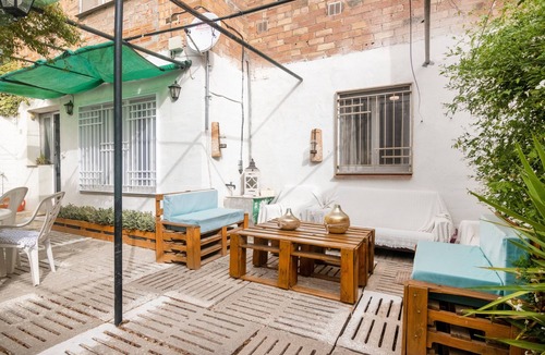 Torregrossa House | Holiday Home 'Cal Marcos' with Private Terrace, Private Garden and Wi-Fi