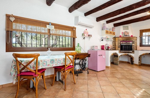 Botarell House | Holiday Home 'Can Wancho' with Mountain View, Private Pool and Air Conditioning