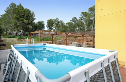 Cabra del Camp House | Holiday Home 'Casa Scarlet' with Private Terrace, Private Garden and Wi-Fi